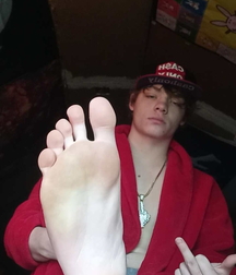 Sweat wet feet on hot days 60cf73992c733.jpg