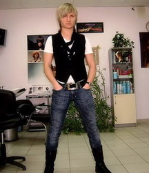 Teens in leather and boots 60d0b299d0401.jpg