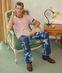 Teens in leather and boots 60d0b2e00326e.jpg