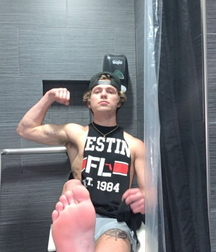 Worship hotties feet and muscles 60d113cf4a16a.jpg