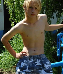 Hot boys at sunny days 60d370081eb44.jpg