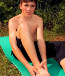 Cuties shows feet 60d50e4bc9067.jpg