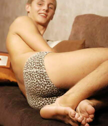 Cuties shows feet 60d50eae15648.jpg
