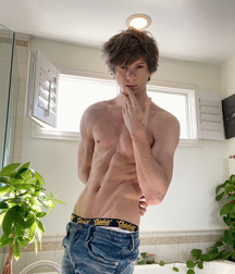 Boys and models 58 60d8a7326f0bb.jpg