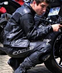Guys wearing leather 60da42885d6c5.jpg