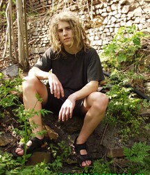 Longhair model outdoor 60da43e58d338.jpg