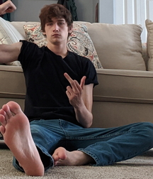 Worship the boys body and feet 60dcc582e442f.jpg