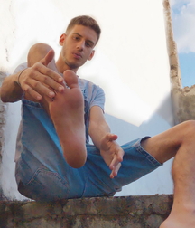 Worship the boys body and feet 60dcc5a06abd1.jpg