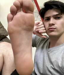 Worship the boys body and feet 60dcc5a34dc85.jpg