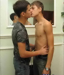 Boys and models 64 60f228a56764d.jpg