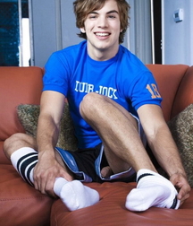 Boys delicious sweaty feet 6103cae52f512.jpg