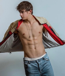 Guys to fall in love to 6103ccbf79689.jpg