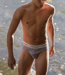 Boys and models 69 610980ae6fb56.jpg