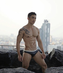Hotties around the world 610ce7ec8734c.jpg