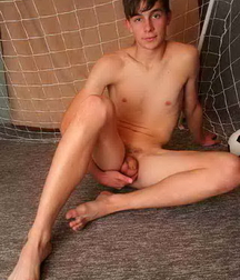 Boys and models 71 610fa7303efaa.jpg