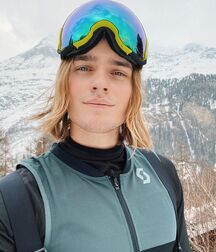 Sexy longhair guys 610fae892d13f.jpg