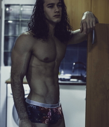 Sexy longhair guys 610faf0b83492.jpg