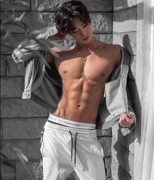 Hotties in summer sun 6135394c5fcf5.jpg