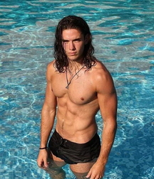 Hotties in summer sun 613539625352d.jpg