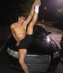 College guys 613bfafabcf6d.jpg