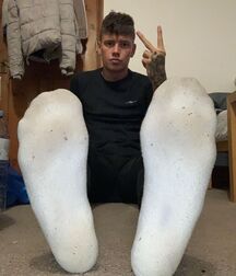 Wet and smelly boy feet 613cb2fe551be.jpg