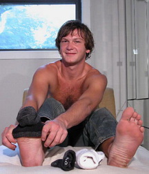 Wet and smelly boy feet 613cb3502b8dd.jpg