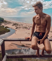 Beauty of male Models 615178f1e45aa.jpg