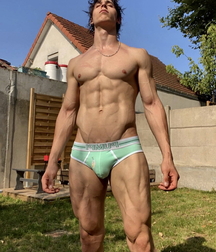 Hot summer days 6158d104c70aa.jpg