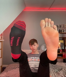 Worship the boys bare feet 615b4d36aced7.jpg
