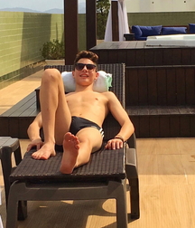 Worship the boys bare feet 615b4d418ed6c.jpg