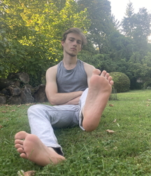 Worship the boys bare feet 615b4d46055d4.jpg