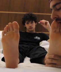 Worship the boys bare feet 615b4d5c152cc.jpg