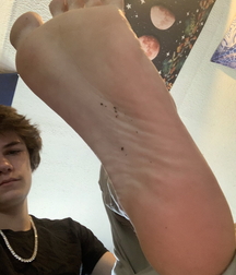 Worship the boys bare feet 615b4d886cb70.jpg