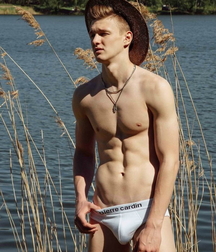 Amazing hot models 2 616712b46c1df.jpg