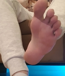 Sweaty feet may need a tongue bath 616b133bd5c75.jpg