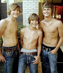 Blondes are hottest 6174153bbdc0e.jpg
