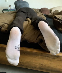 Boys show big smelly feet 617f10c07f84c.jpg