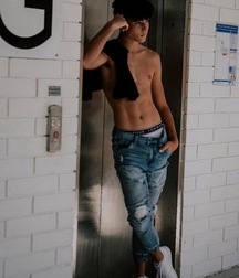 Beautiful high school mates 618596d2df32b.jpg