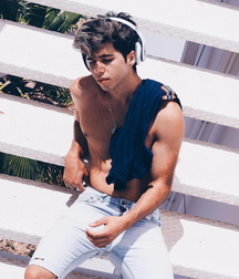 Beautiful and sexy neighbor boys 618854878047e.jpg