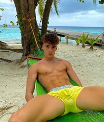 Male beauty 618931bf2f583.jpg