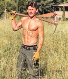 Male beauty 618931c349cc7.jpg
