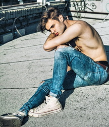 Male beauty 618931ea67237.jpg