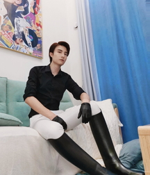 Amazing boys in boots 61a560381fc07.jpg