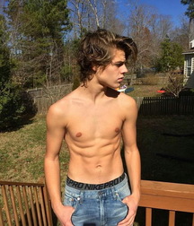 Hotties show bodies 61a75dea03d8c.jpg