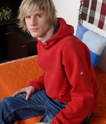 Blond college buddies 61b0c778249ff.jpg