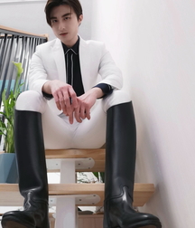 At masters feet and boots 61bcf56bc2e00.jpg