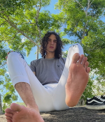 Worship masters smelly feet 61c8fb7e413df.jpg