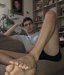 Worship masters smelly feet 61c8fba001c75.jpg