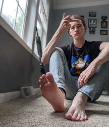 Lick some smelly 61e2982c84e5c.jpg
