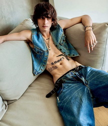 Stare at perfect bodies